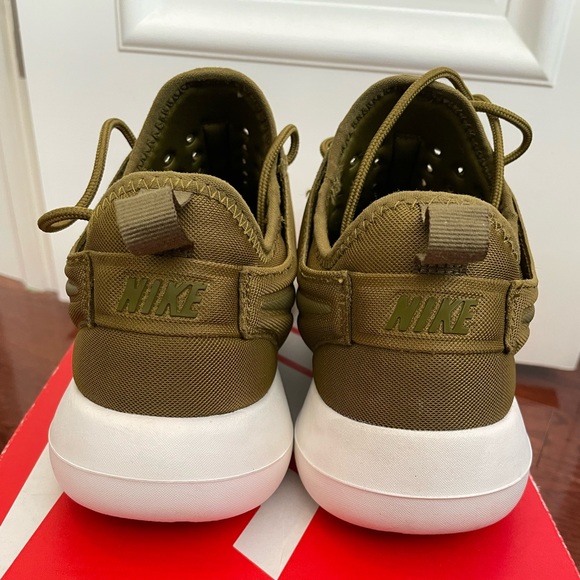 Nike Roshe 2.0 - Women’s Size 9 Olive - Picture 3 of 6